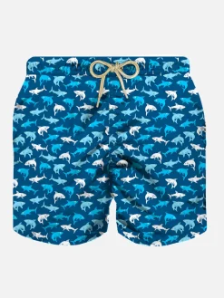 Badeshorts für Jungen aus leichtem Stoff mit mehrfarbigem Hai-Aufdruck