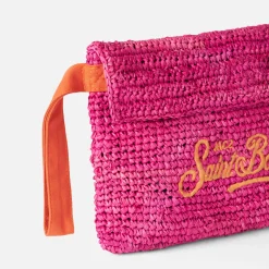 Beuteltasche aus fuchsiafarbenem Bast mit Saint Barth-Stickerei