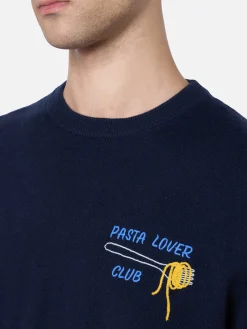 Blauer Herrenpullover Heron mit Pasta Lover-Stickerei