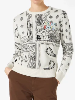 Damenpullover mit aufgesticktem Bandana-Print