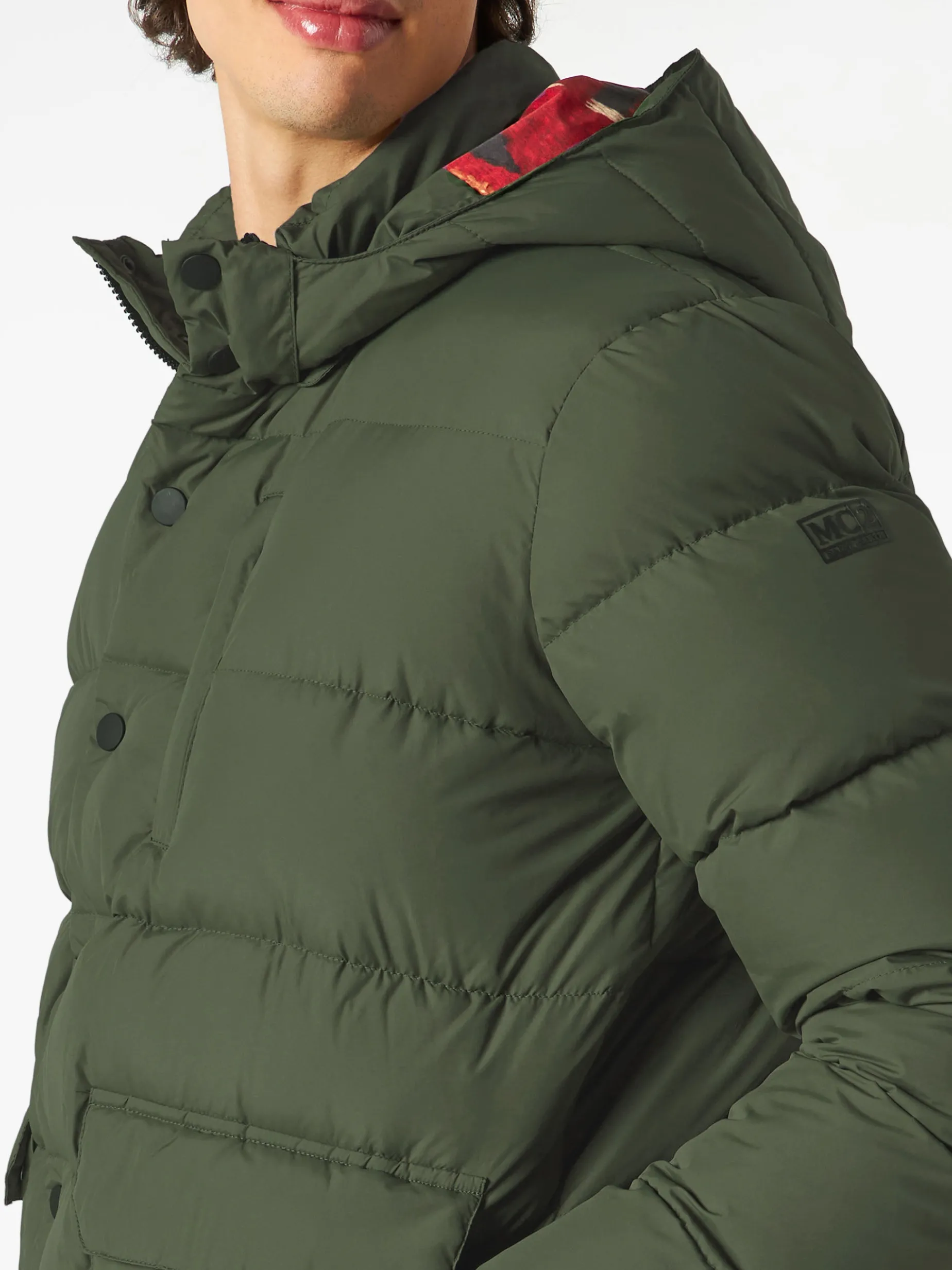 Daunenjacke mit Kapuze und ethnischem Aufdruck