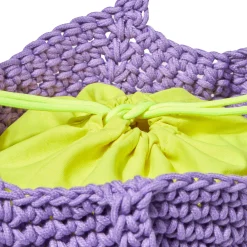 Gehäkelte Umhängetasche aus Seil in Violett