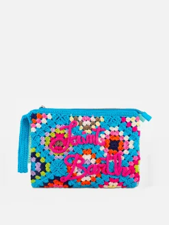 Hellblaue Häkel-Clutch „Parisienne“ mit Saint-Barth-Stickerei