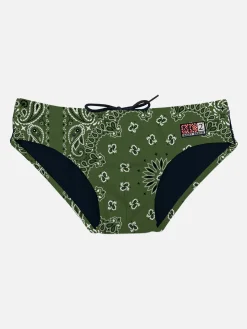 Herren-Badehose mit militärgrünem Bandana-Aufdruck