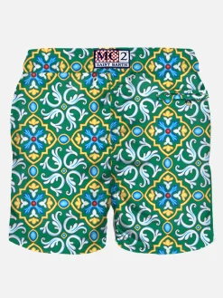 Herren-Badeshorts aus leichtem Stoff mit Majolika-Print