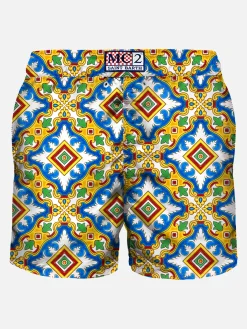 Herren-Badeshorts aus leichtem Stoff mit Majolika-Print