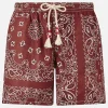 Herren-Badeshorts mit bordeauxrotem Bandana-Print