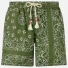 Herren-Badeshorts mit grünem Bandana-Aufdruck