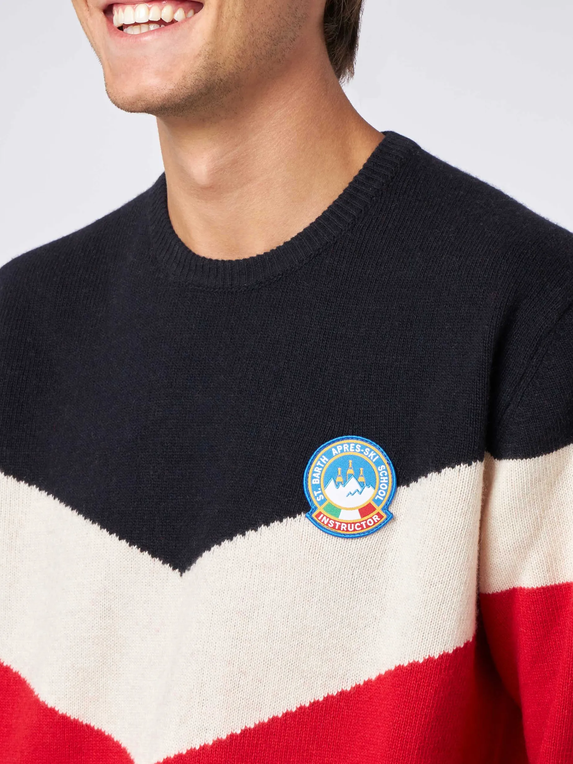 Herrenpullover aus Kaschmirmischung in Rot und Blau