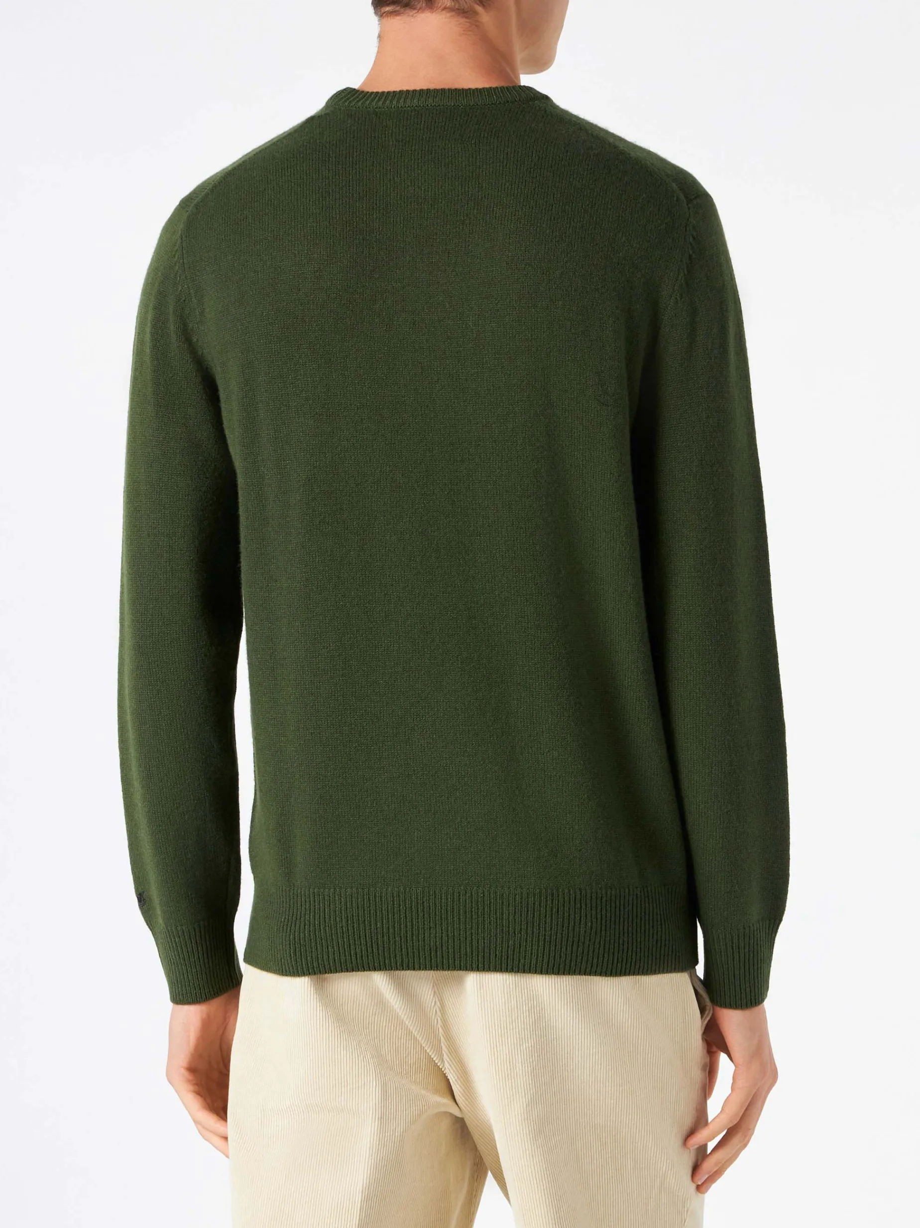 Herren-Pullover in Militärgrün mit Snoopy-Aufdruck | PEANUTS™ SONDEREDITION