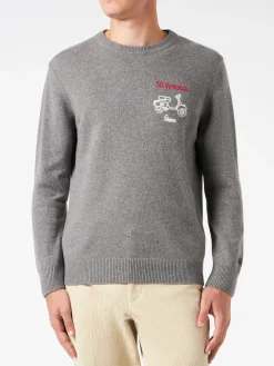 Herrenpullover mit Rundhalsausschnitt und Vespa-Stickerei | VESPA© SONDEREDITION