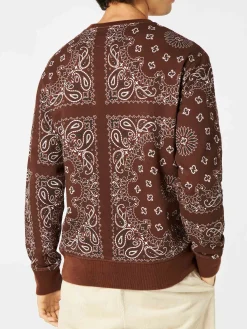 Herren-Sweatshirt mit Rundhalsausschnitt und braunem Bandana-Print