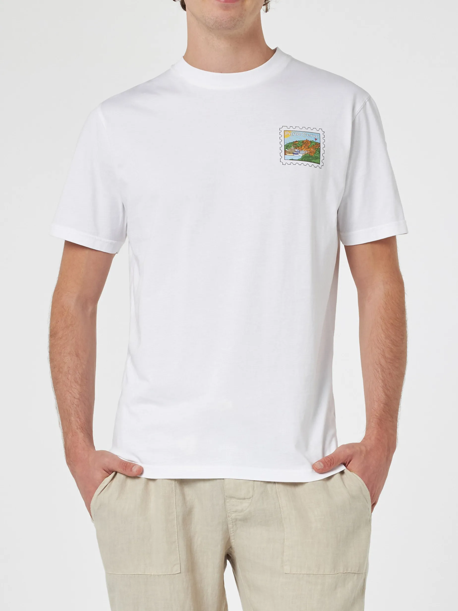 Herren-T-Shirt aus Baumwolle mit Porto Cervo-Postkartendruck auf Vorder- und Rückseite | ALESSANDRO ENRIQUEZ SONDERAUSGABE
