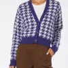 Kurzer Damen-Cardigan mit Schmuckknöpfen
