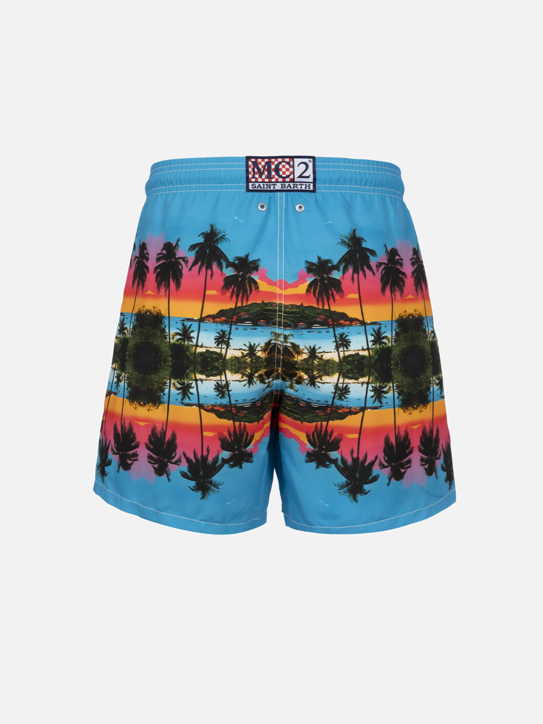 Mittellange Gustavia-Badeshorts für Herren mit Palmen-Landschaftsdruck | AI CO-CREATED DESIGN BY RICKDICK - POWERED BY RED-EYE