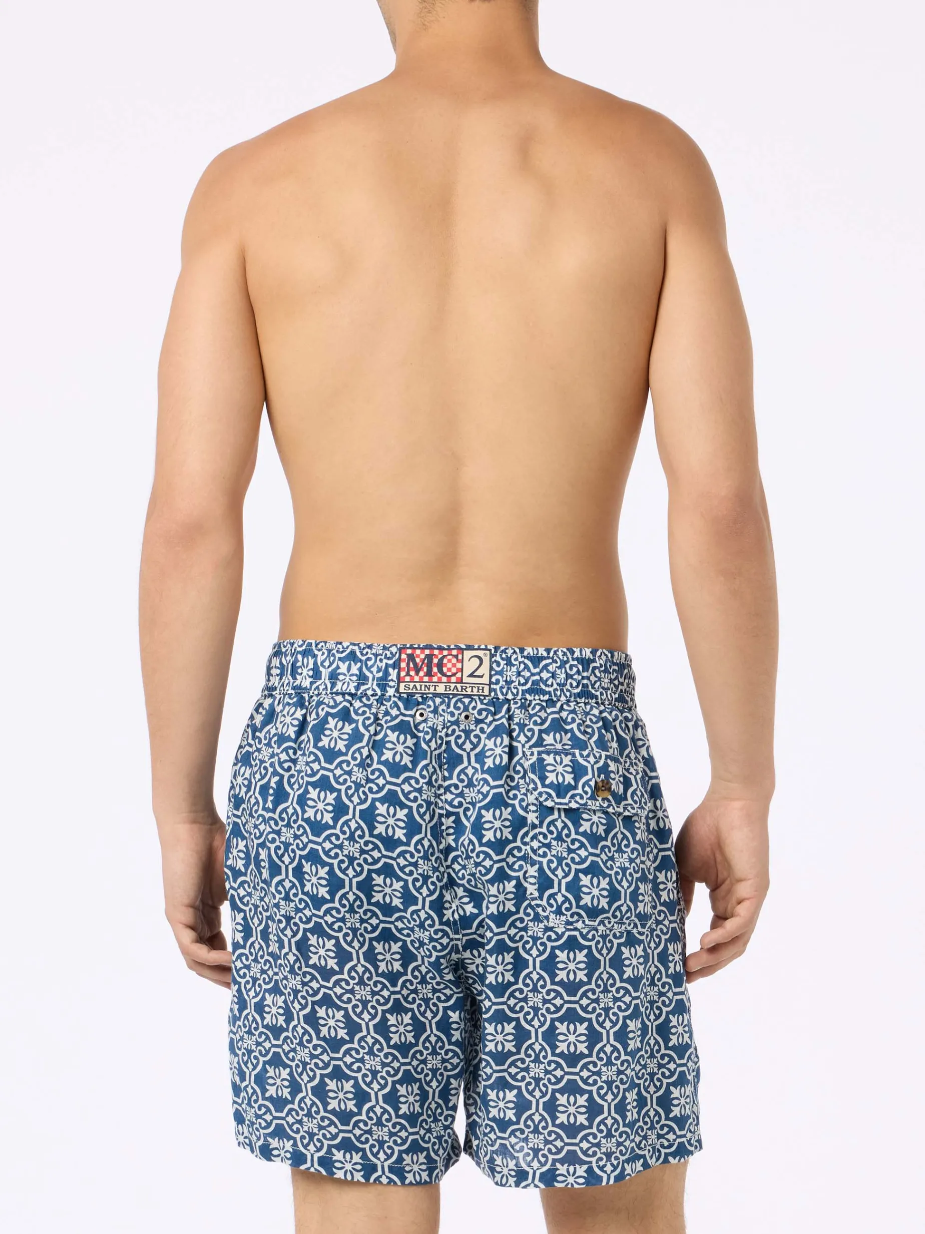Mittellange Herren-Badeshorts Gustavia aus Leinen mit Majolika-Print