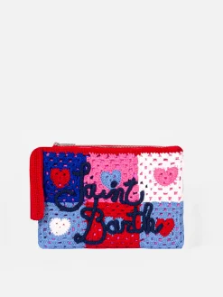 Parisienne-Häkelclutch mit Herzstickerei