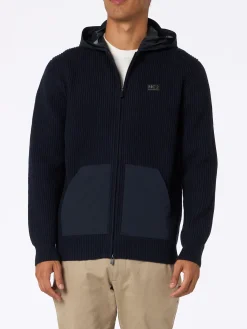 Pullover mit durchgehendem Reißverschluss von Wiberg mit Kapuze aus technischem Stoff und Taschen