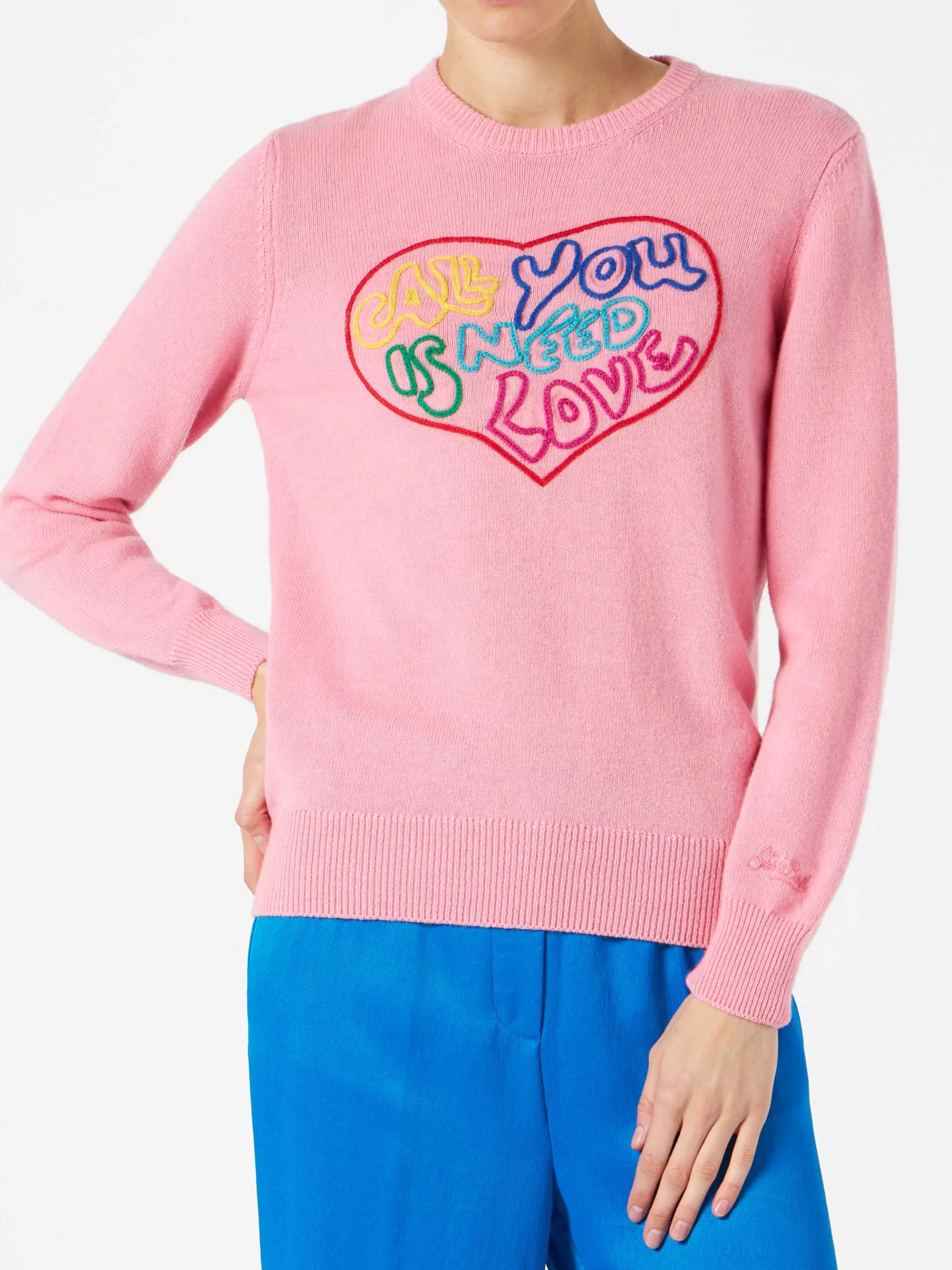 Rosafarbener Damenpullover Alles, was Sie brauchen, ist Liebesstickerei