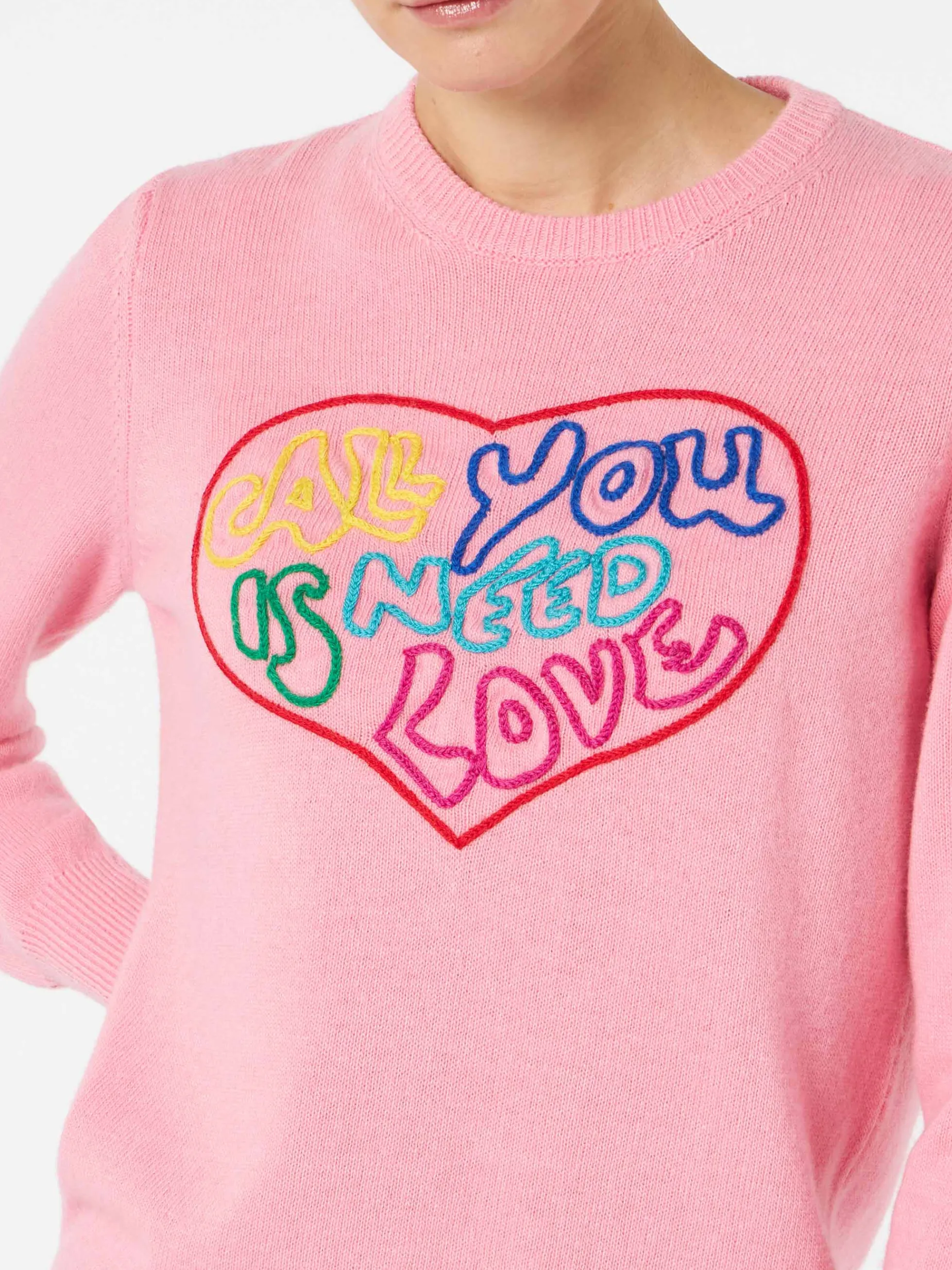 Rosafarbener Damenpullover Alles, was Sie brauchen, ist Liebesstickerei