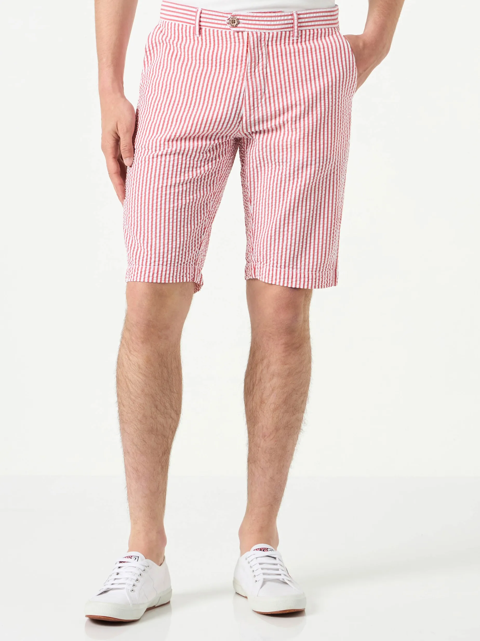 Rot gestreifte Bermudashorts