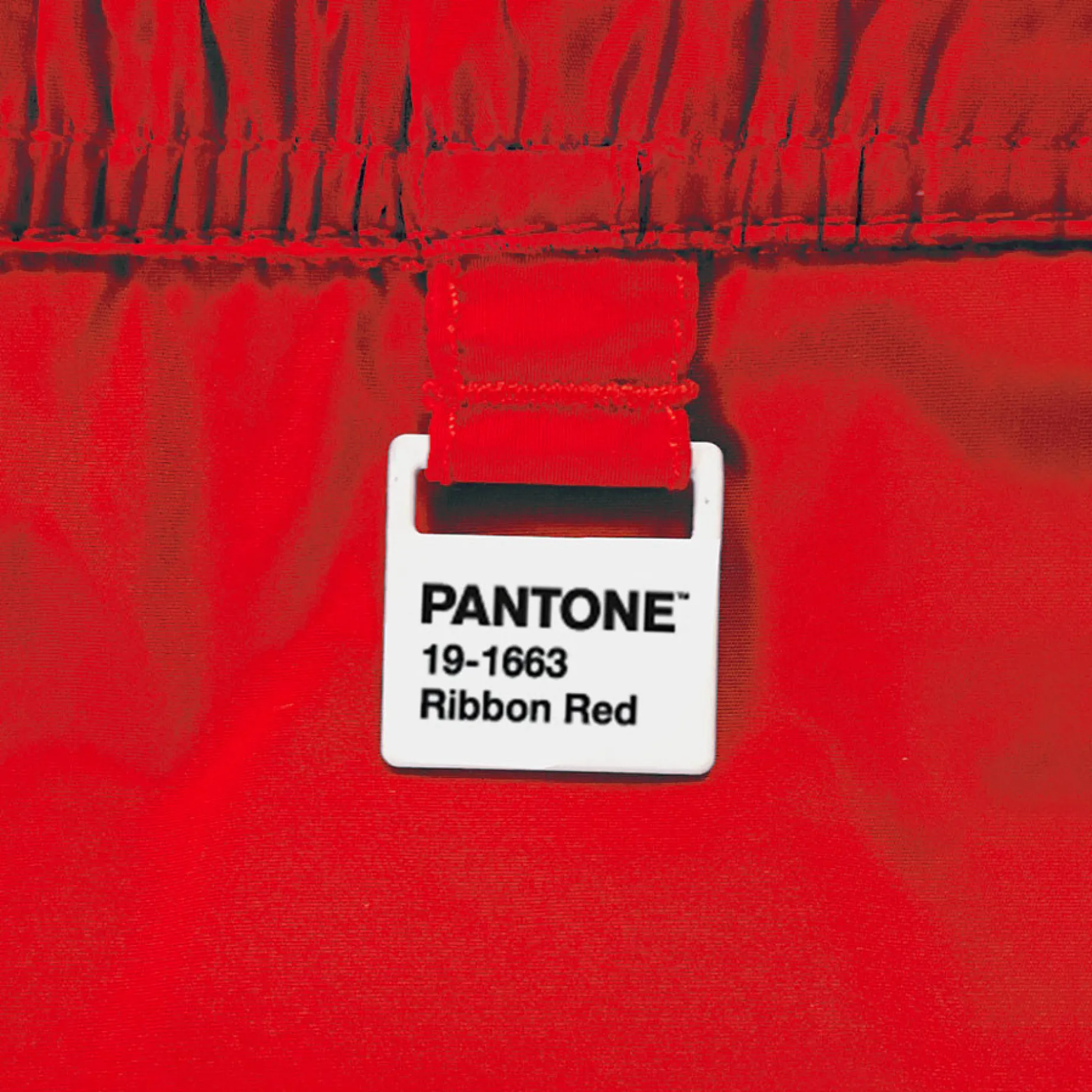 Rote Badeshorts für Jungen | PANTONE® SONDERAUSGABE