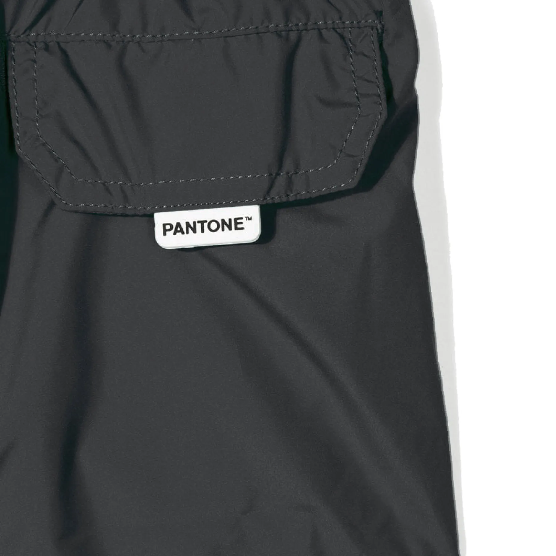 Schwarze Badeshorts für Jungen | PANTONE® SONDERAUSGABE