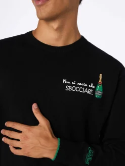 Schwarzer Herrenpullover Heron mit Stickerei „Non ci resta che sbocciare“.