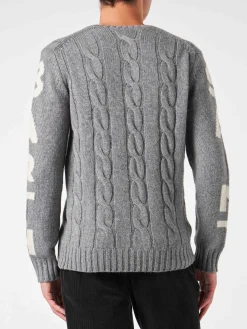 Schwerer, geflochtener Herrenpullover mit Rundhalsausschnitt in Grau