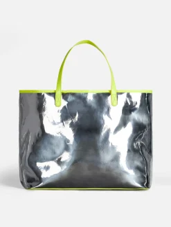 Silberne Reflextasche mit fluoreszierenden gelben Details