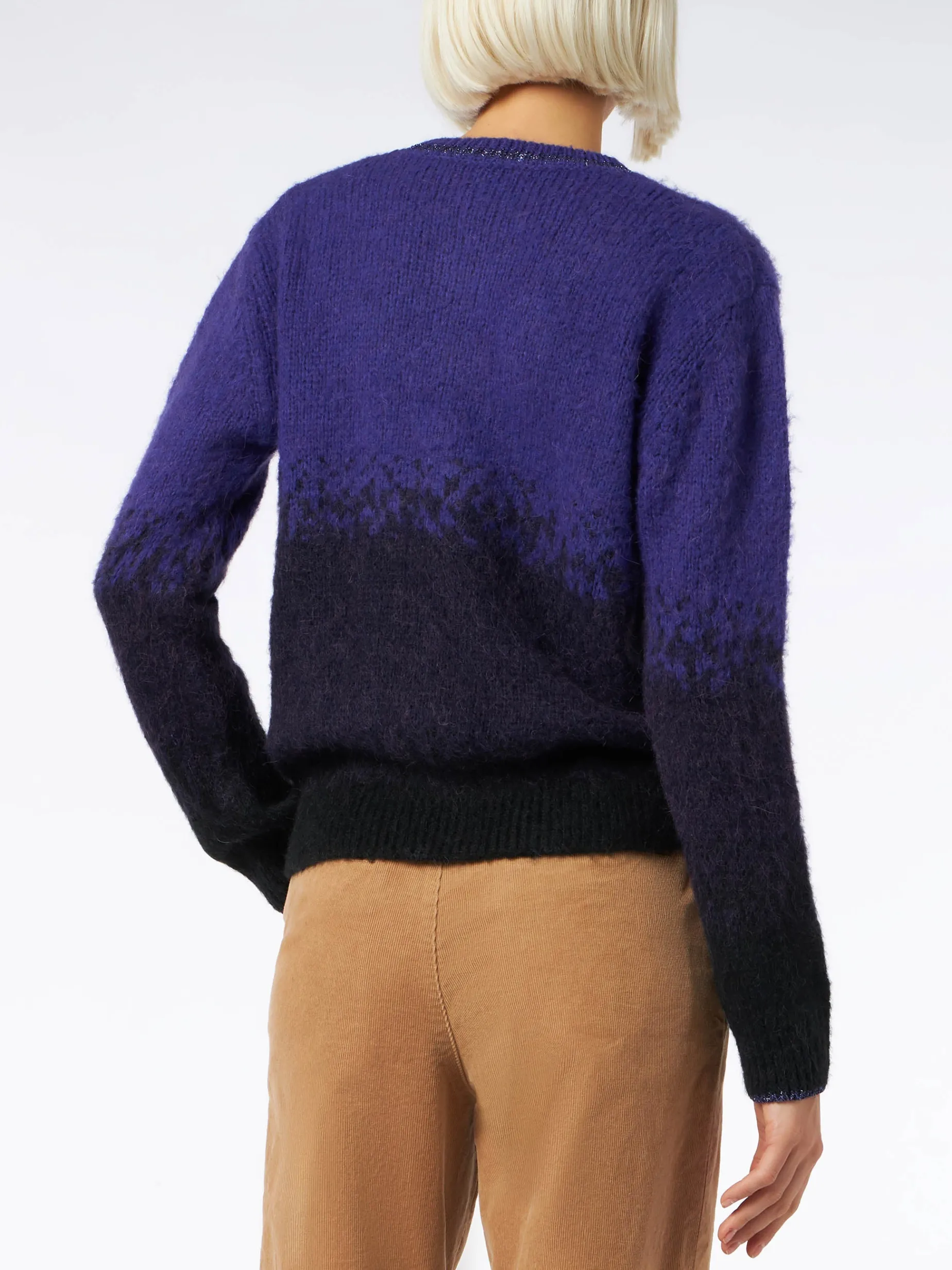 Weicher Damenpullover mit Rundhalsausschnitt und „Queen of the Night“-Stickerei