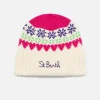 Weiße Damenmütze mit Fair-Isle-Herzdruck