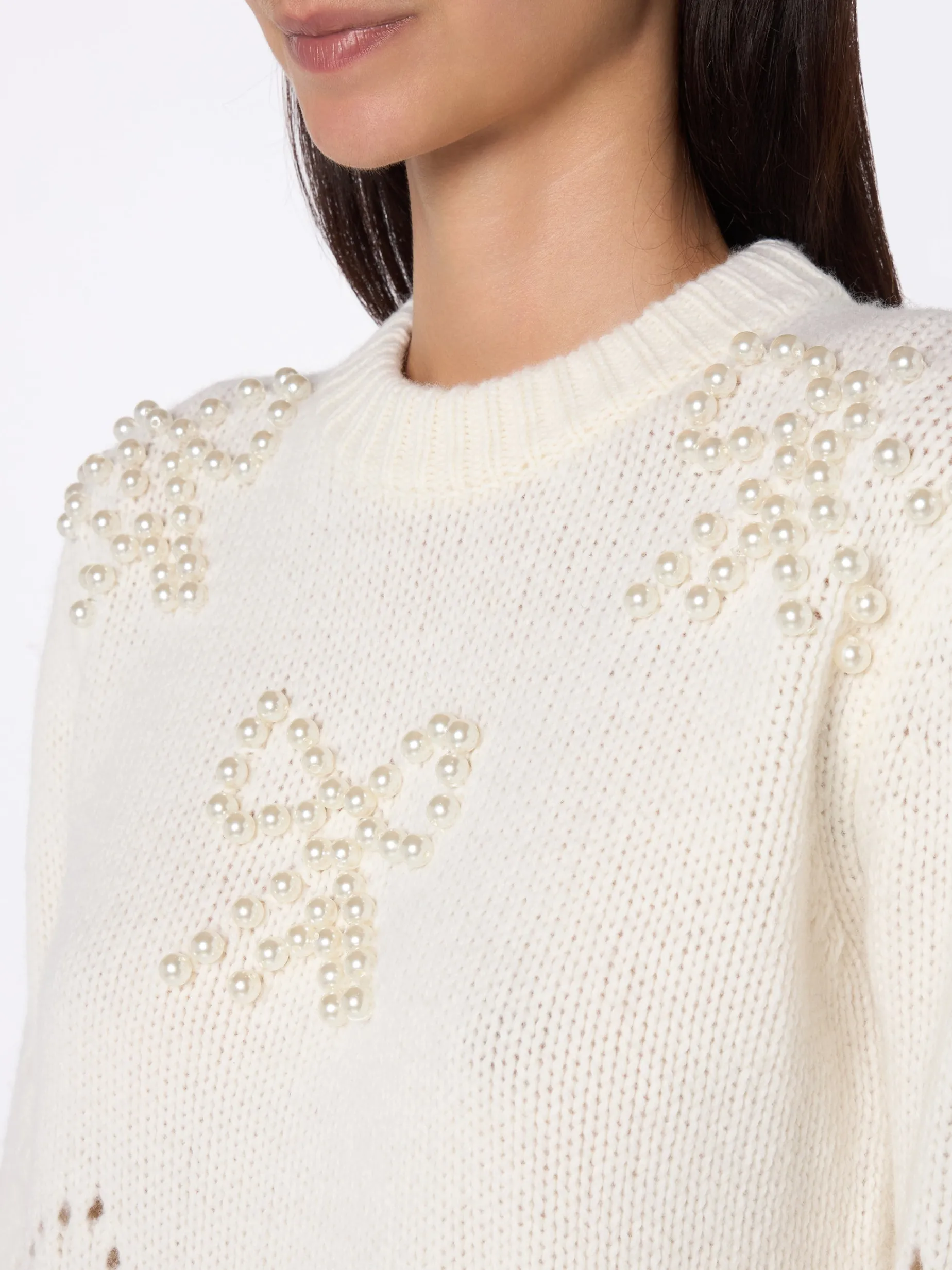 Weißer Damenpullover Bloom mit perlenartigen Perlen